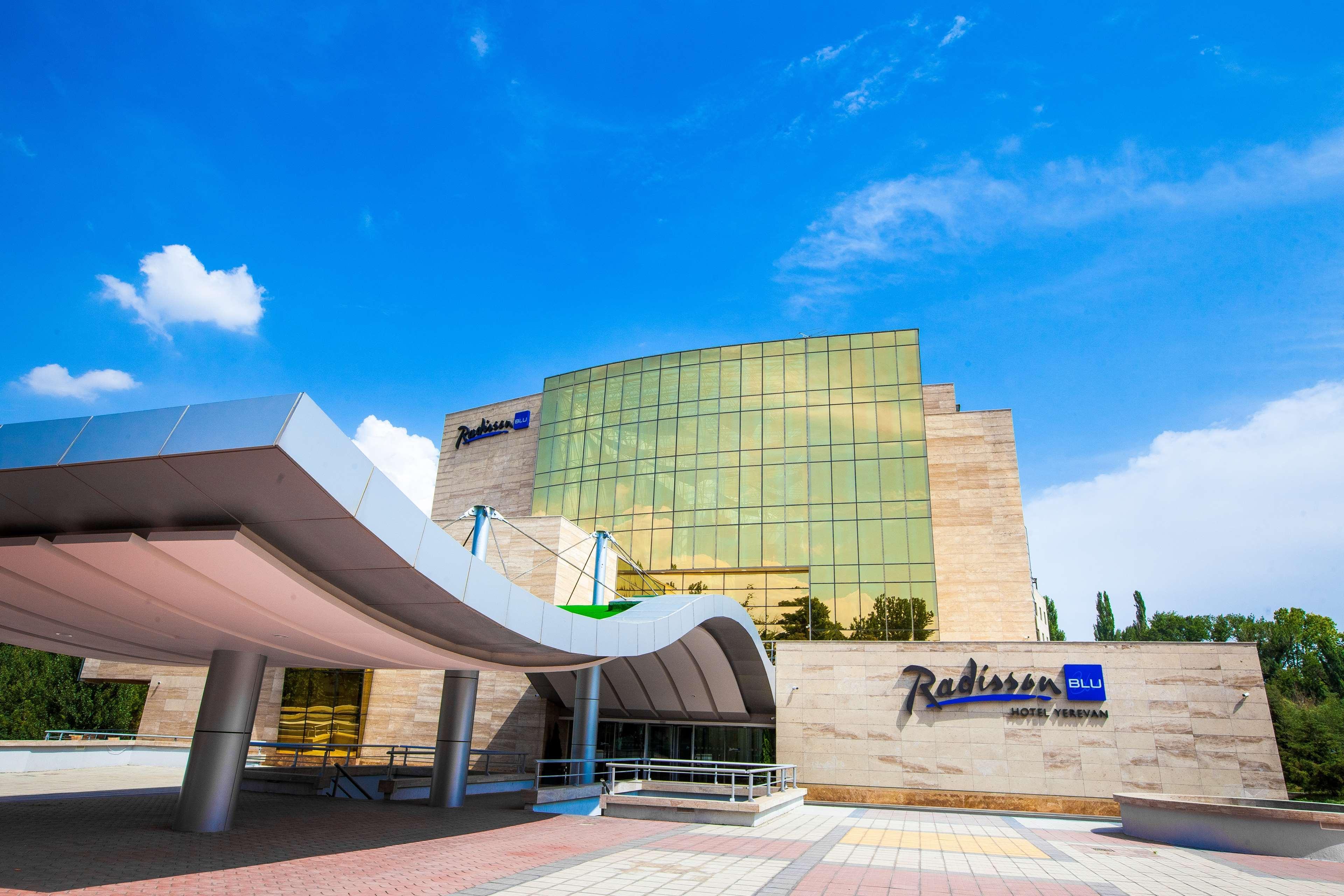 Radisson Blu Hotel Erevan Esterno foto