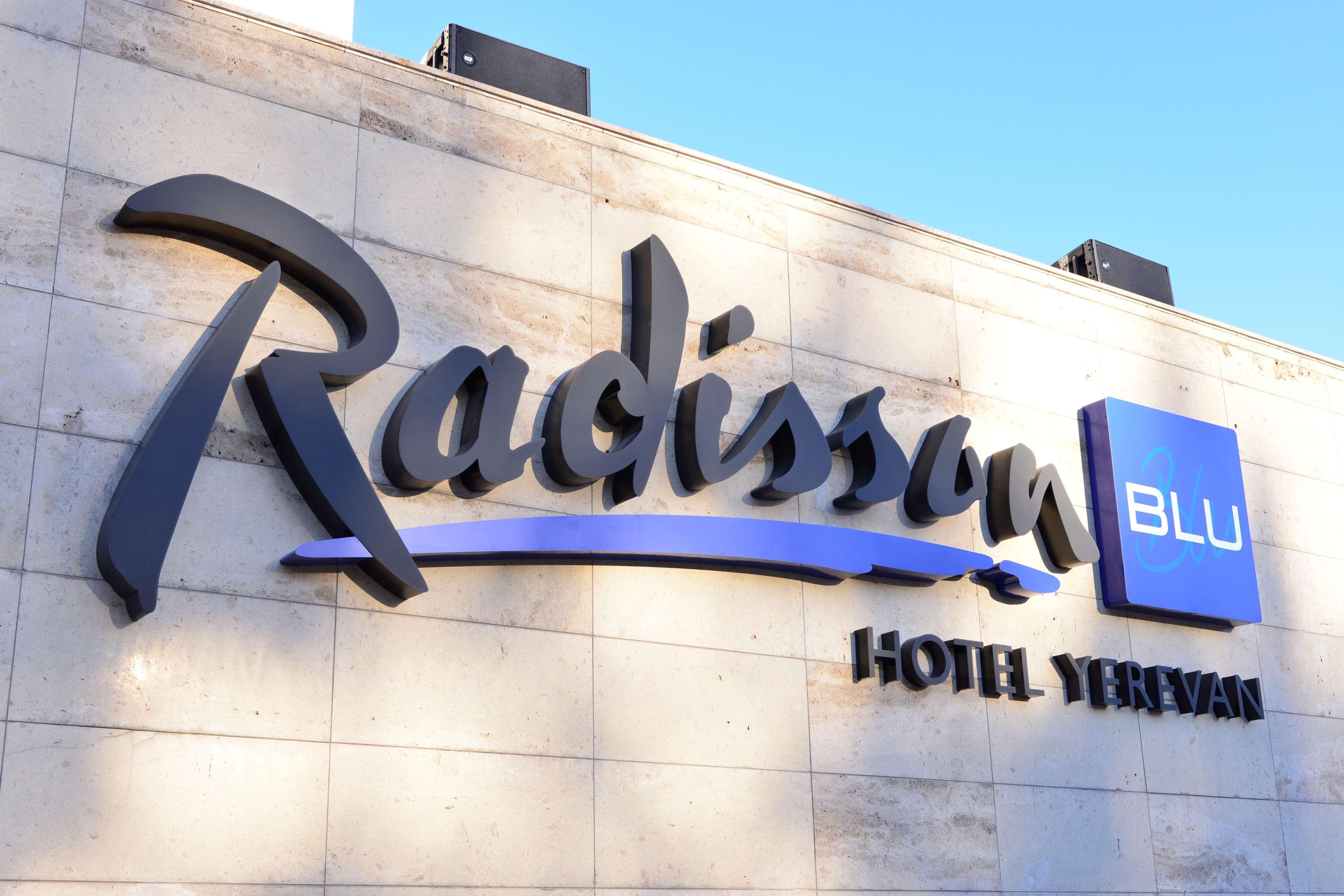 Radisson Blu Hotel Erevan Esterno foto